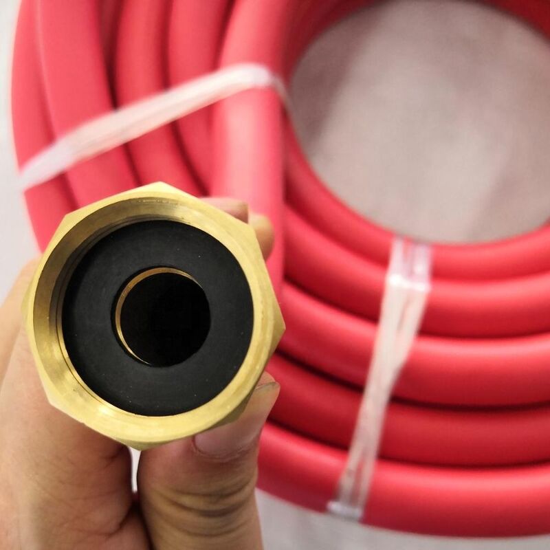 Vòi làm vườn không xoắn OEM có vỏ cao su tổng hợp EPDM và áp suất 10bar/150psi để sử dụng trên bãi cỏ và trong vườn